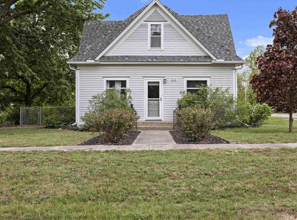 210 Eagle St, Little River, KS 67457