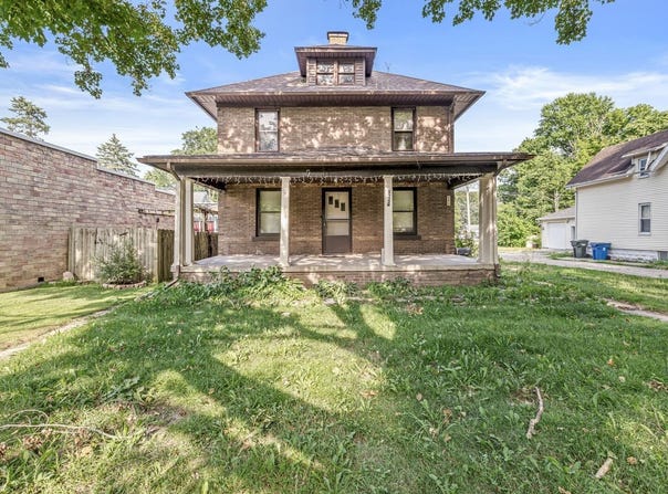 824 N Michigan Street, Plymouth, IN 46563