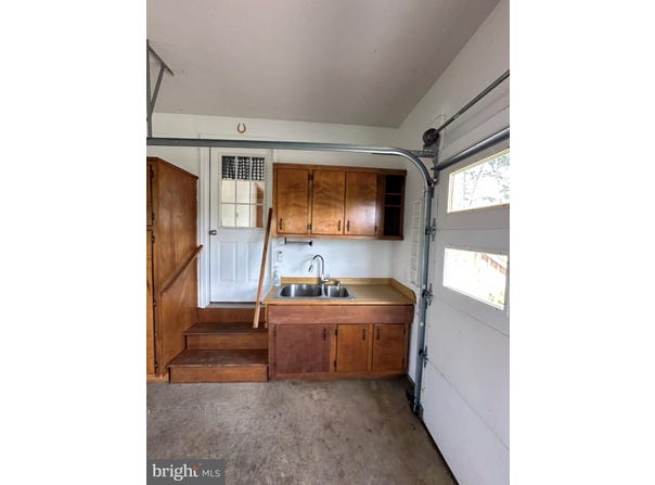 860 ALLENS LAKE ROAD, DILLWYN, VA 23936