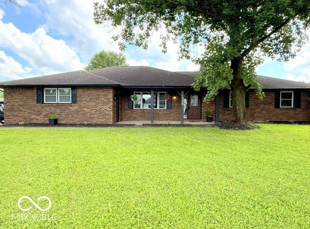 1328 N 300 E, Anderson, IN 46012