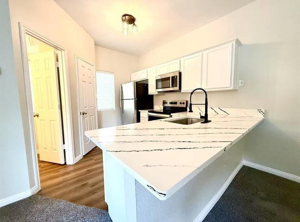 901 Glenn Crossett Street, Arlington, TX 76010