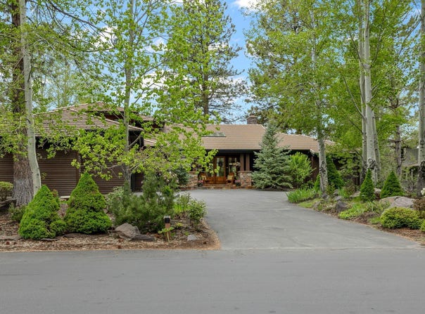 19586 Green Lakes Loop, Bend, OR 97702