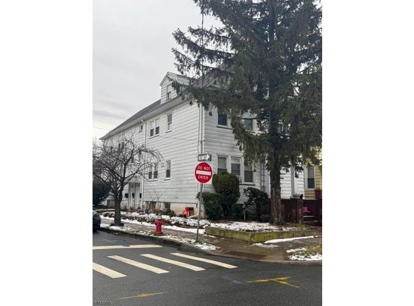 350 Williamson St, Elizabeth City, NJ 07202-3660