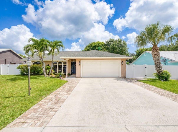 801 NE Zebrina Senda, Jensen Beach, FL 34957