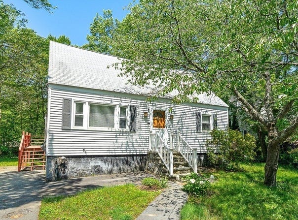 98 G Street, Dracut, MA 01826