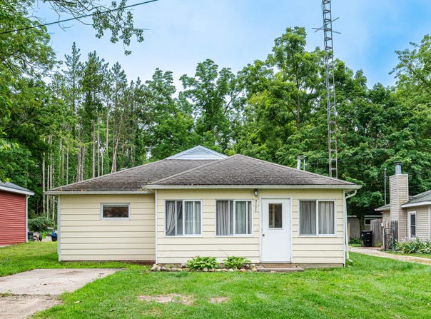 9137 Rush Street, Clarksville, MI 48815
