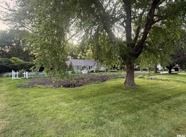301 Casson Street, Williamsville, IL 62693