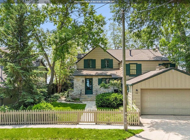 533 N Shore Dr, Clear Lake, IA 50428