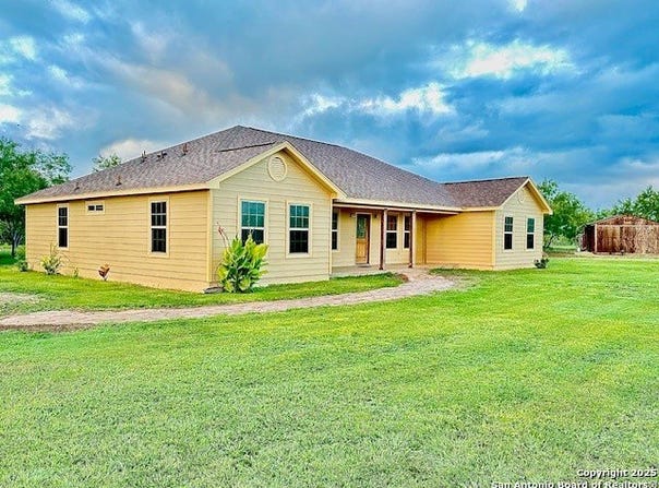 5476 us highway 90, Uvalde, TX 78801