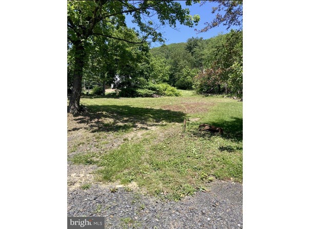 210 DANA STREET, POTTSVILLE, PA 17901
