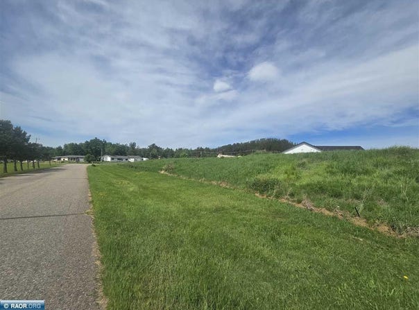 203 Monroe Drive, Buhl, MN 55713