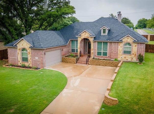 109 Kari Linda Court, Weatherford, TX 76085