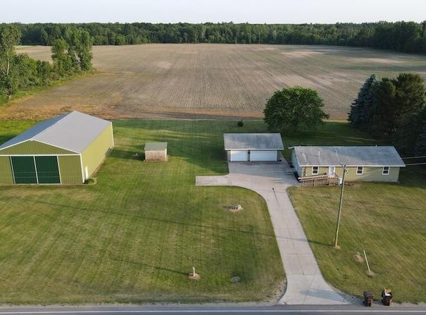 4176 Estey Road, Rhodes, MI 48652