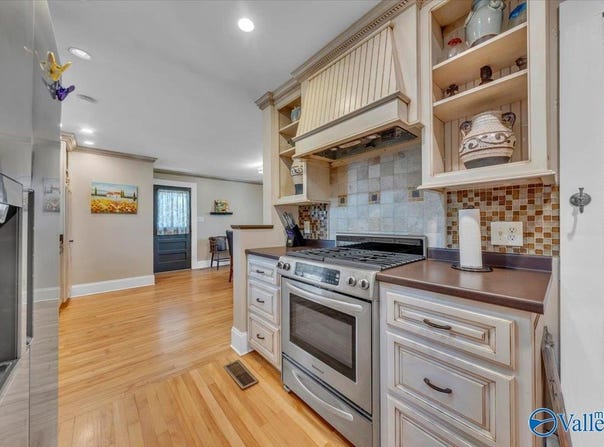 1228 W Market Street, Athens, AL 35611