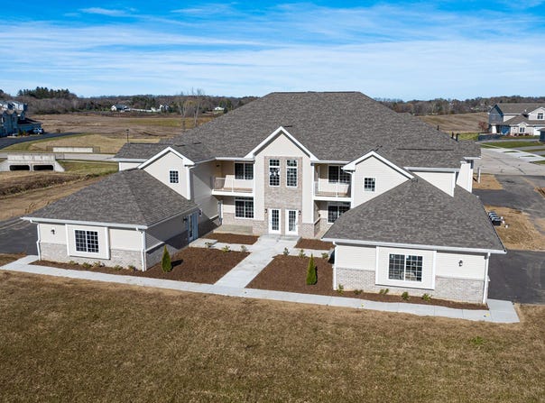 1629 Grey Fox Trl, Mukwonago, WI 53149