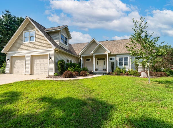 9882 W S Avenue, Kalamazoo, MI 49009