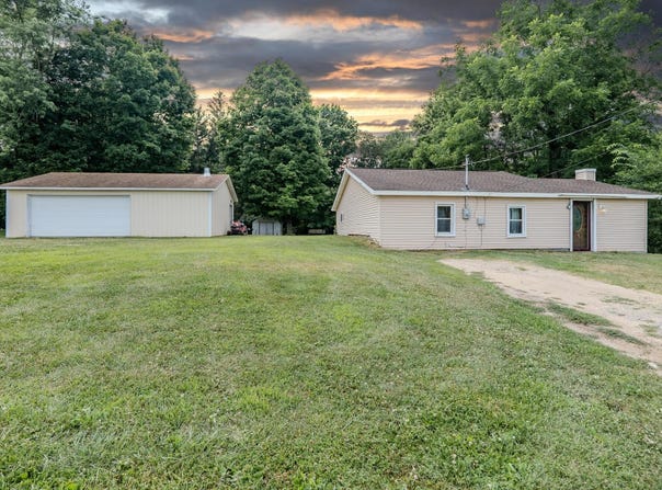 51920 Lawrence Road, Marcellus, MI 49067
