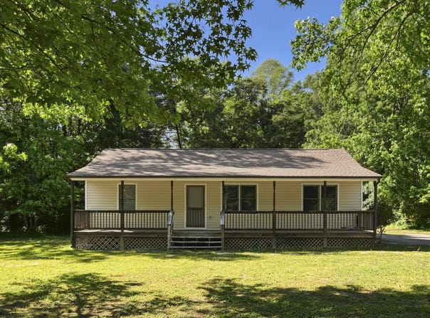 2445 EASTHAM RD, BUMPASS, VA 23024