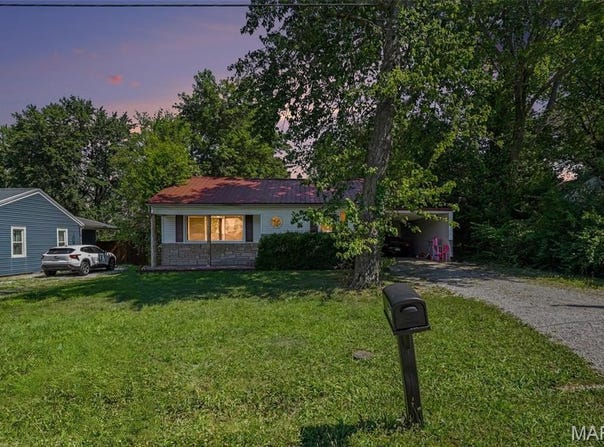 930 York Road, Mount Vernon, IL 62864