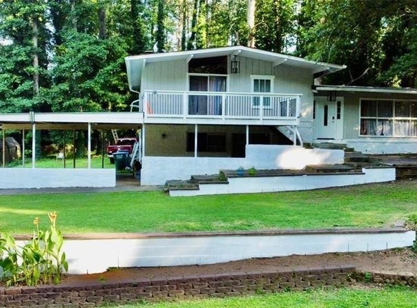 4882 Rock Haven Drive SW, Lilburn, GA 30047