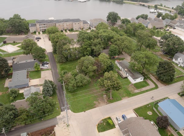 306 Iowa Street, Arnolds Park, IA 51331