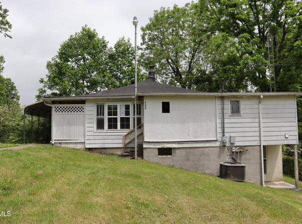 406 Northwest Prospect Avenue, Coeburn, VA 24230