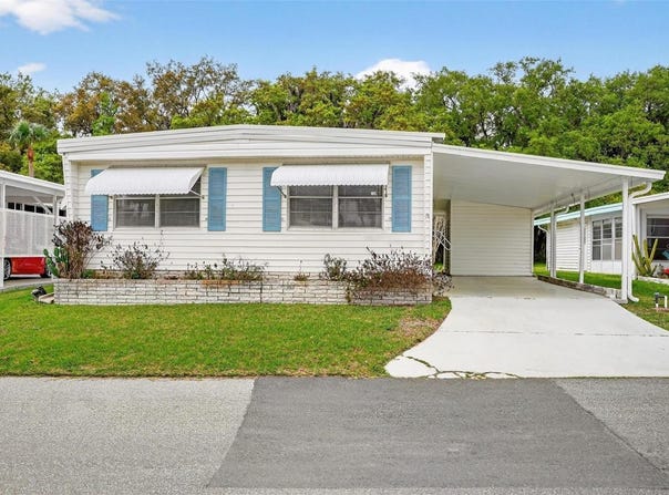 7 COCOS PLUMOSA DRIVE, EUSTIS, FL 32726