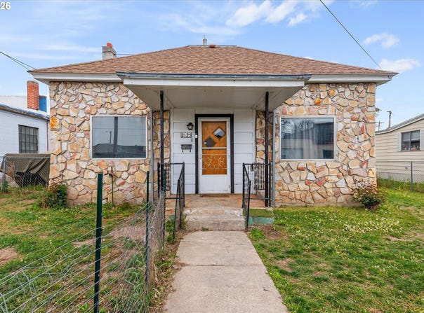 2125 8TH St, BakerCity, OR 97814