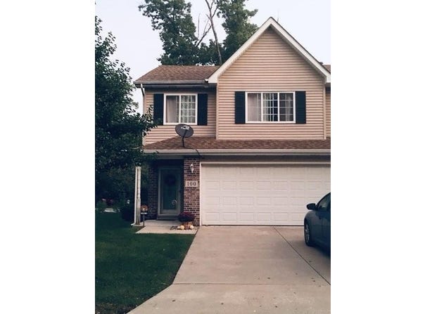 100 Debie Lane, Hobart, IN 46342