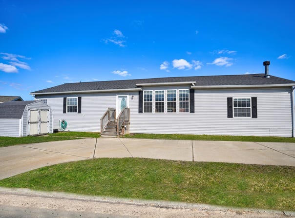 16257 derby Circle, Holly, MI 48442