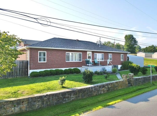 106 WILLOWTREE ST, PRINCETON, WV 24740
