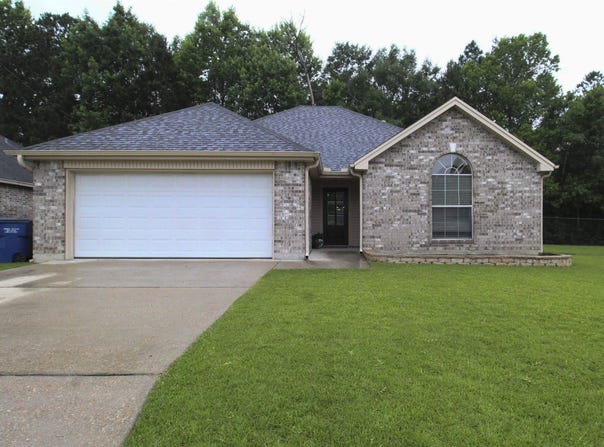 139 Willowbend Dr, Silsbee, TX 77656