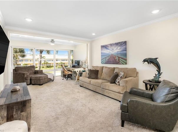 466 12th, NAPLES, FL 34102