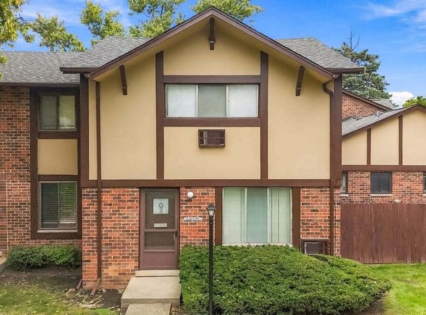 17W678 Kirkland Lane, Villa Park, IL 60181