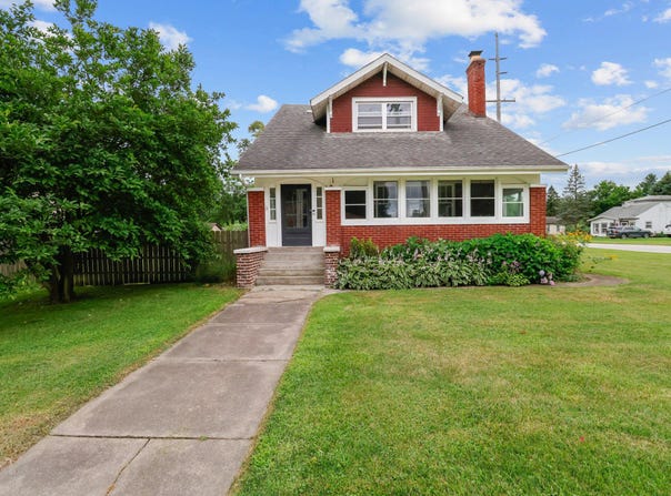 1157 Woodlawn Avenue, Chesterton, IN 46304