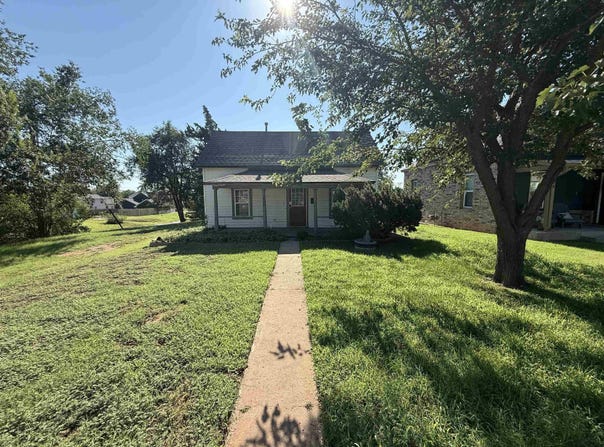 1804 7th St, Woodward, OK 73801-4728