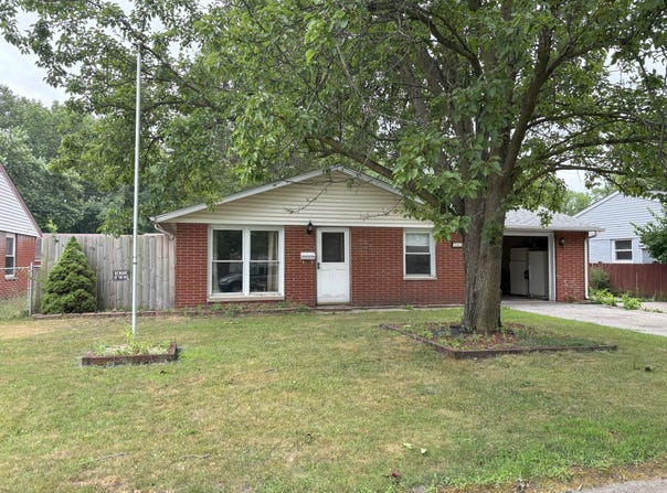 1633 E 33rd Place, Hobart, IN 46342