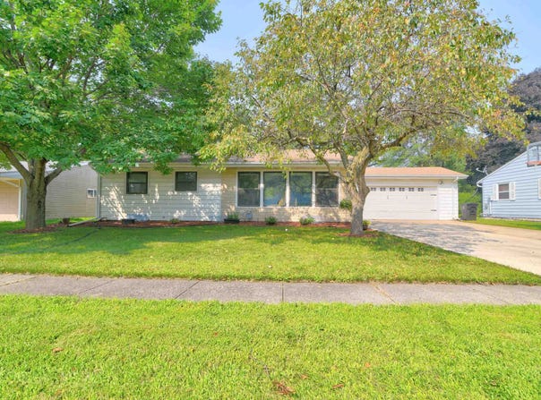 909 N 14th Street, Estherville, IA 51334