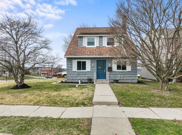 617 Jefferson Ave, Jeannette, PA 15644