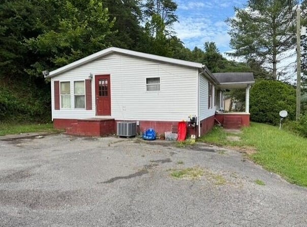 1039 Right Fork Bull Creek Road, Prestonsburg, KY 41653