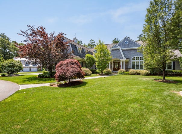 9 High Ridge Drive, Mattapoisett, MA 02739
