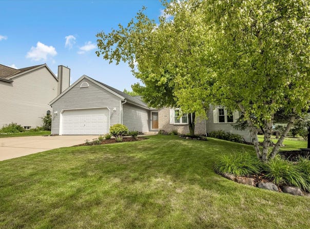 4006 W Forest Hill Ave, Franklin, WI 53132