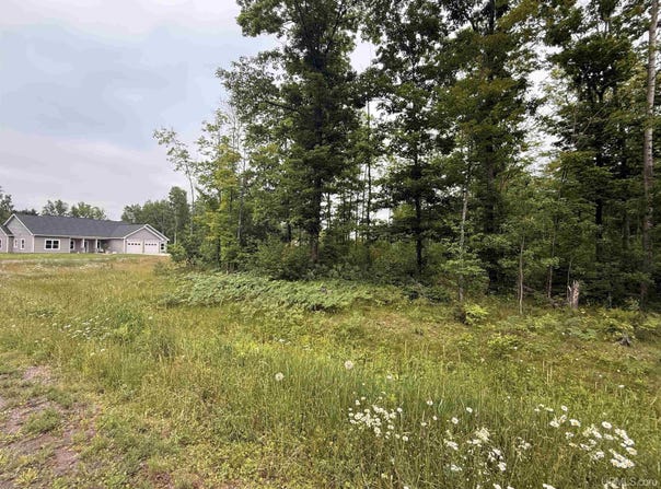 Unit 2 Greenway, Portage, MI 49931