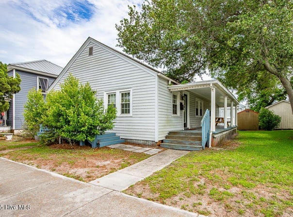 1407 Arendell Street, Morehead City, NC 28557