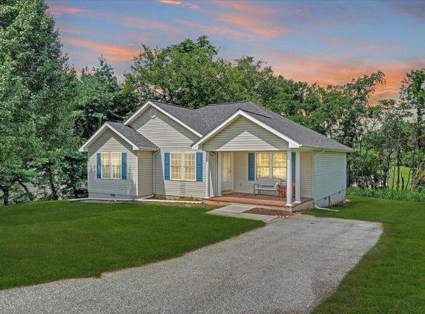 2043 Mulberry ST, Salem, VA 24153