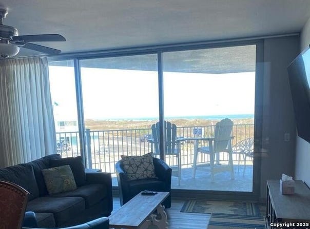 800 Sandcastle Dr, Port Aransas, TX 78373