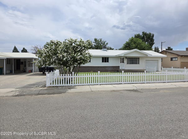 906 TOWNSEND Avenue, Aztec, NM 87410