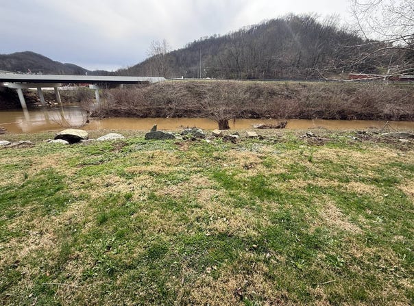 Fulton St, Burnsville, WV 26335