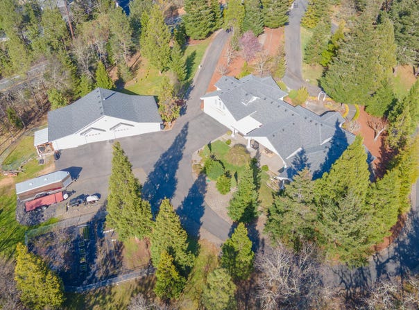 353 Hixson Drive, Grants Pass, OR 97526