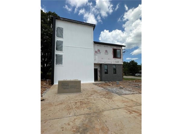 2601  W Bonnie  LN, Rogers, AR 72758